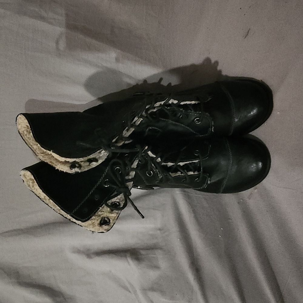 Kenneth Cole boots. Size 6.5, black color, tall.